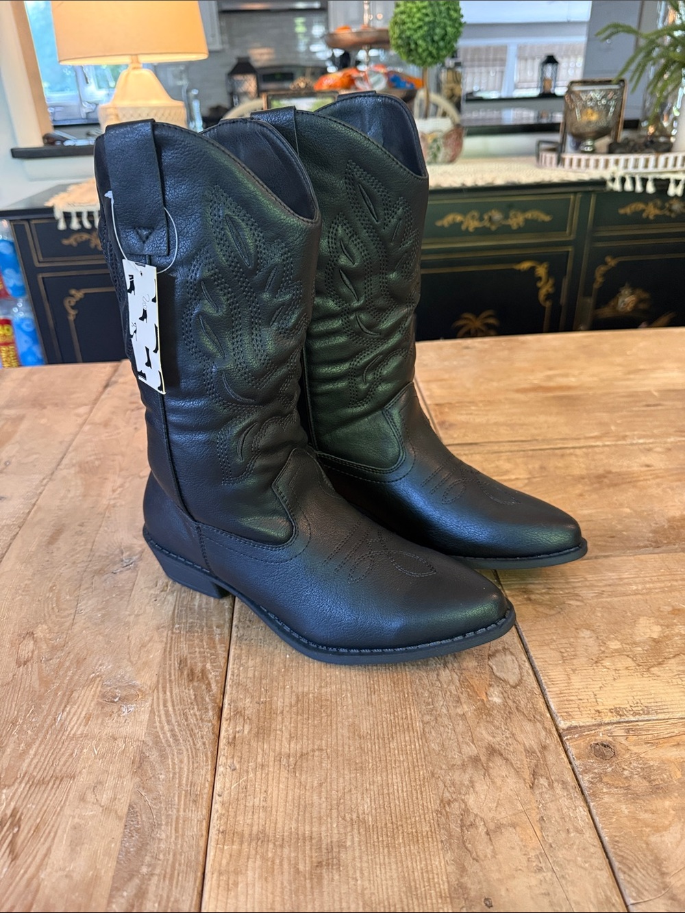 Women's Black Western Heeled Boots - Classic Cowgirl Style